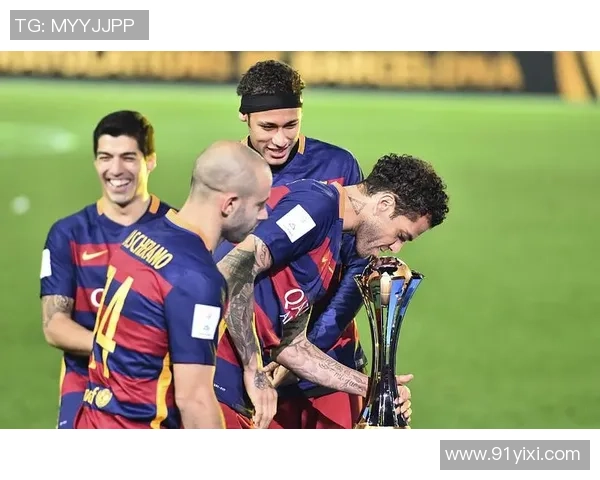 曼联传奇与巴萨名宿同场竞技重温经典对决的荣耀时刻